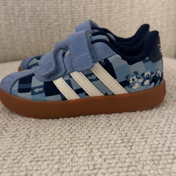 Adidas Disney Mickey VL Court 3.0 Sneaker [Toddler 8] - Picture 2 of 5